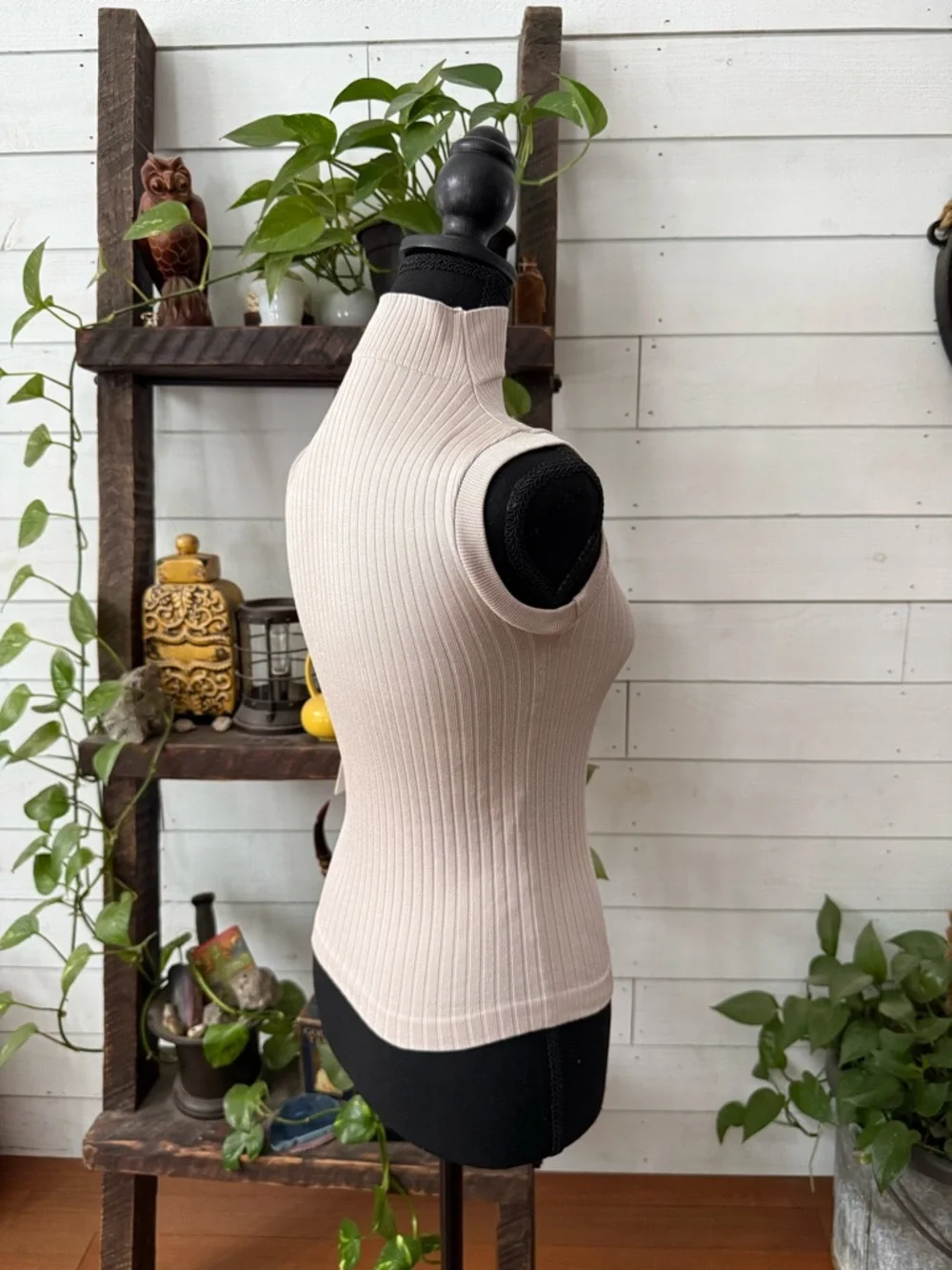 Aura Sleeveless Ribbed Turtleneck Top - Blush Pink - Picture 16 of 17